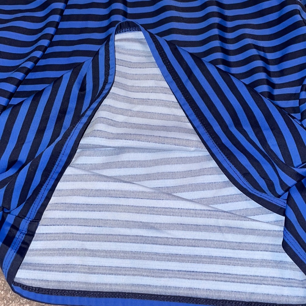 A Pea in the Pod medium maternity swim tankini top blue striped navy beach pool - Picture 5 of 8